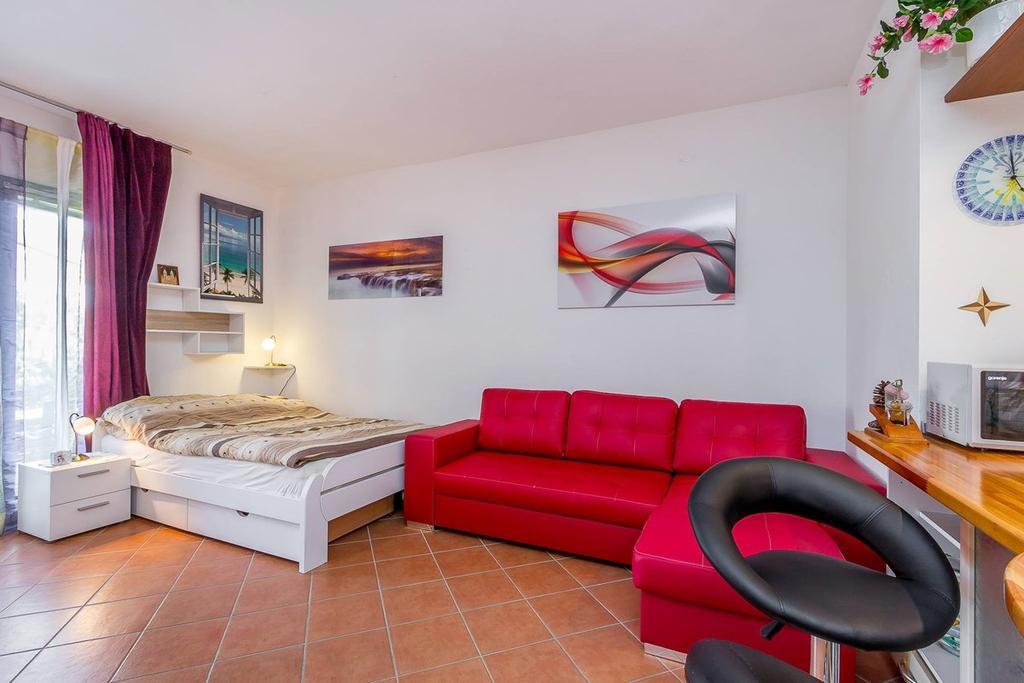 Apartments Villa Ana Medulin Exterior photo